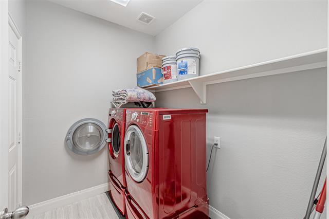 Building Photo - 2022 Highland Dr