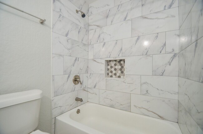 Building Photo - 2607 Harvest Moon Dr