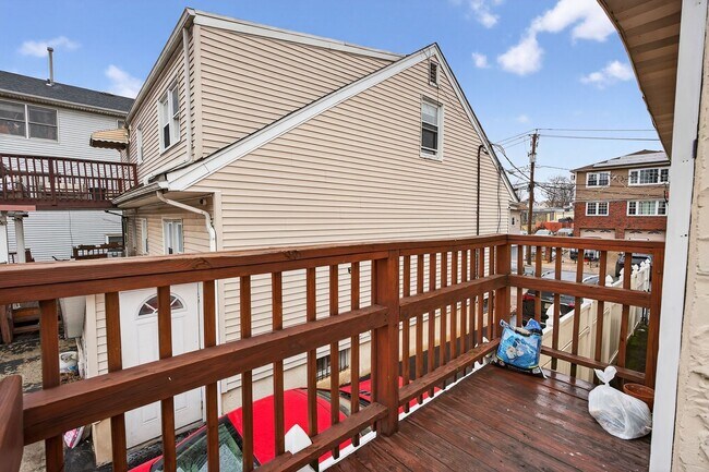 Building Photo - 1290 Baker St