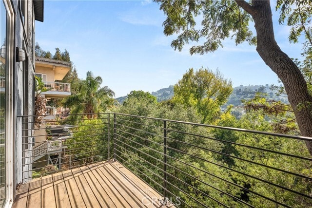 Building Photo - 3339 N Knoll Dr