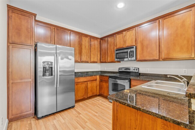 Building Photo - 3001 Murworth Dr