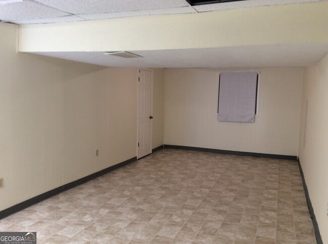 Building Photo - 5022 Rock Springs Rd