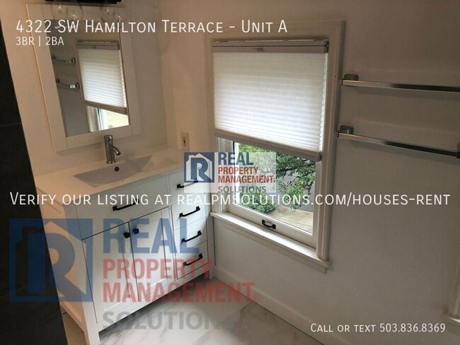 Building Photo - 4322 SW Hamilton Terrace