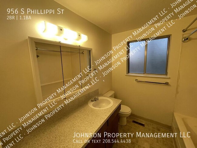 Building Photo - Discover Your Ideal Home at Phillippi Plac...