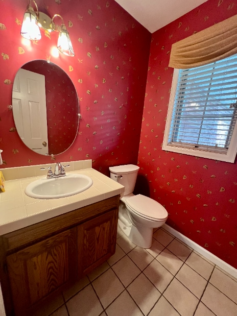 Building Photo - Spacious 4-Bed Retreat with Guest Suite & Fireplace