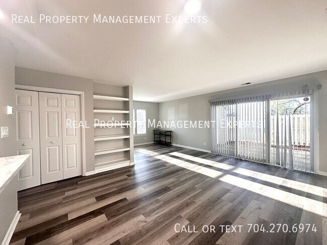 Building Photo - 2739 Von Thuringer Ct