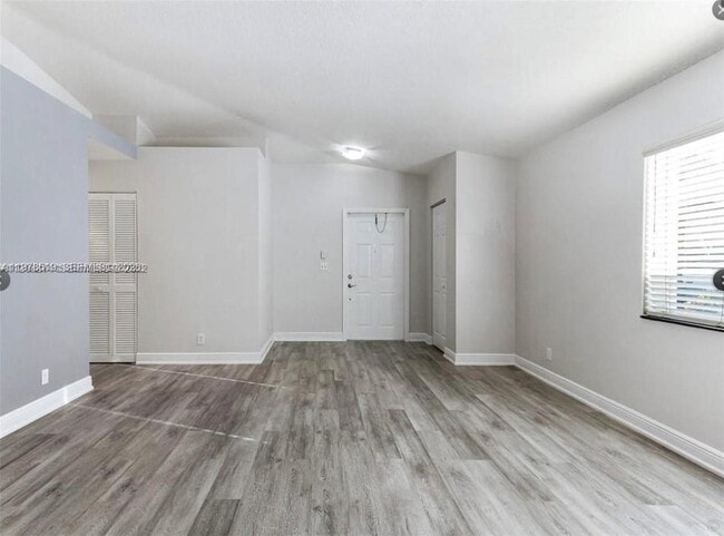 Building Photo - 1213 SW 46th Way