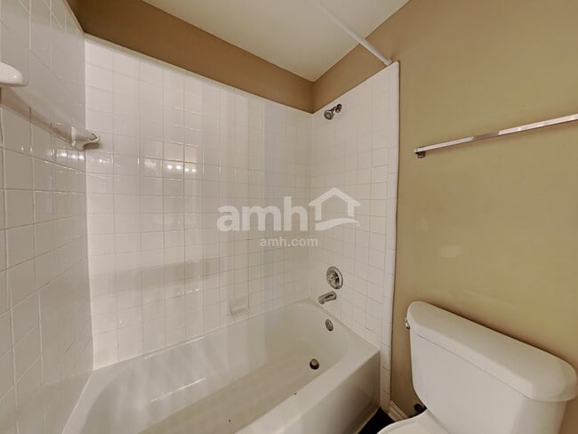 Building Photo - 210 Sparrow Hawk Dr