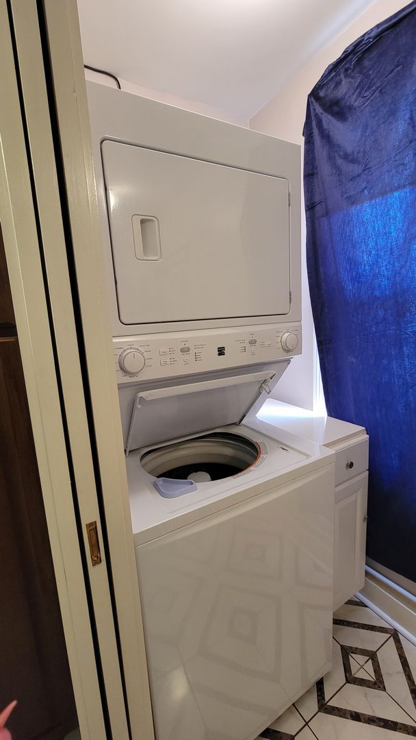 Building Photo - Charming Unit in the Heart of Downtown Frederick