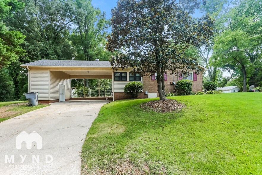 Building Photo - 1201 Manchester Ln