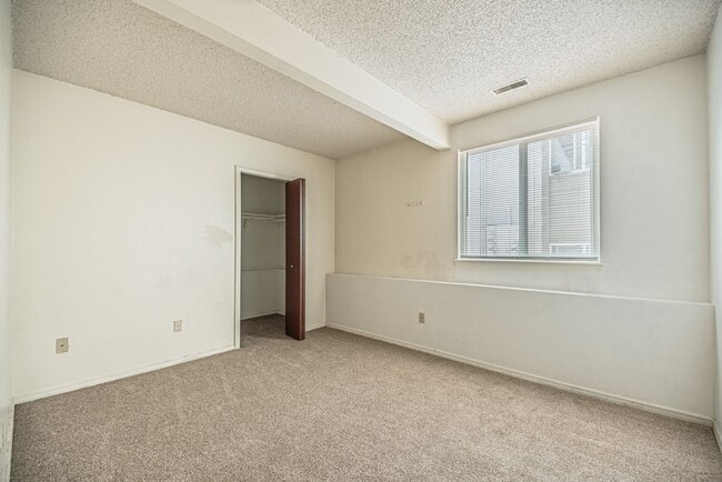 Building Photo - 1765 Zebulon Dr