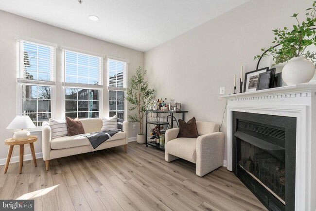 Building Photo - 709 Gaither Rd