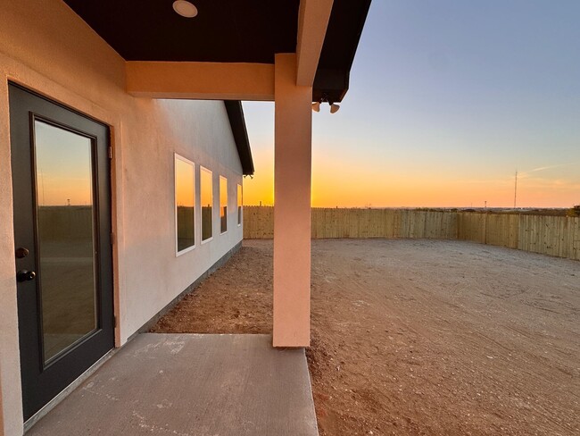Building Photo - 6702 El Bosal Ln