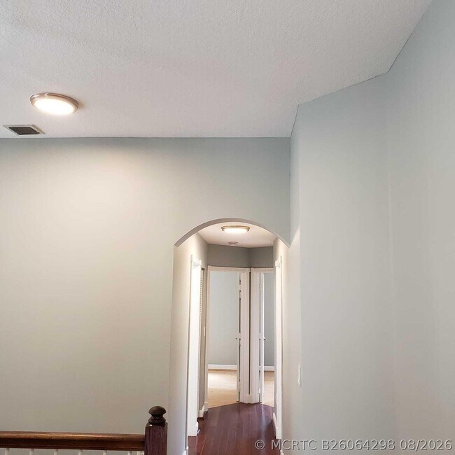 Building Photo - 833 SW 167th Ave