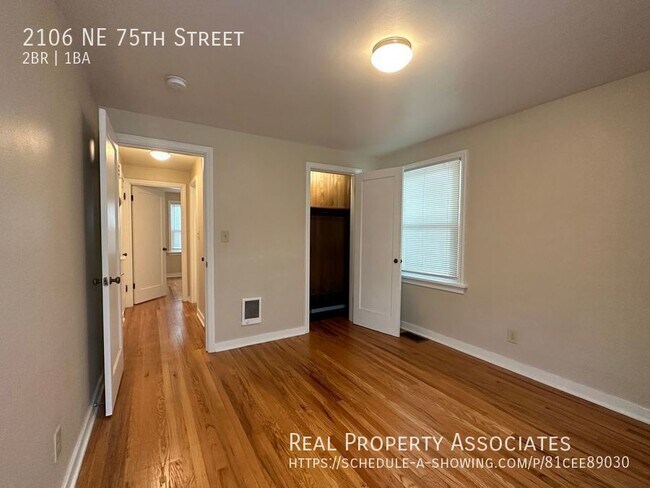 Building Photo - 2106 NE 75th St