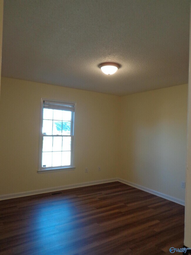 Building Photo - 205 Darsey Ct