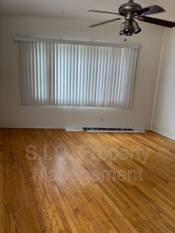 Building Photo - 811 Reeves Pl
