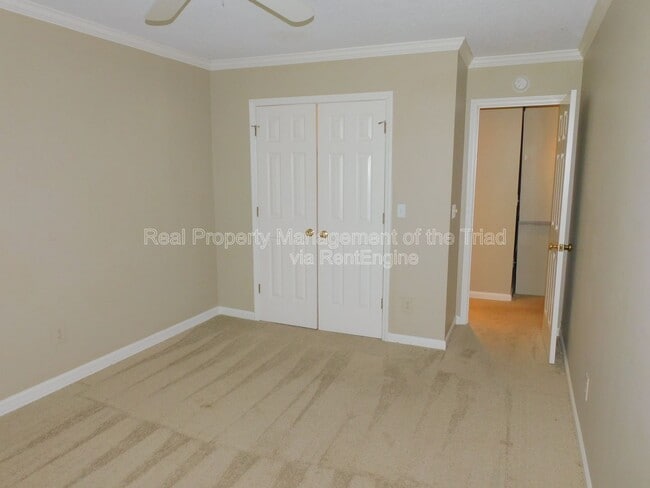 Building Photo - 22 Milpond Ln