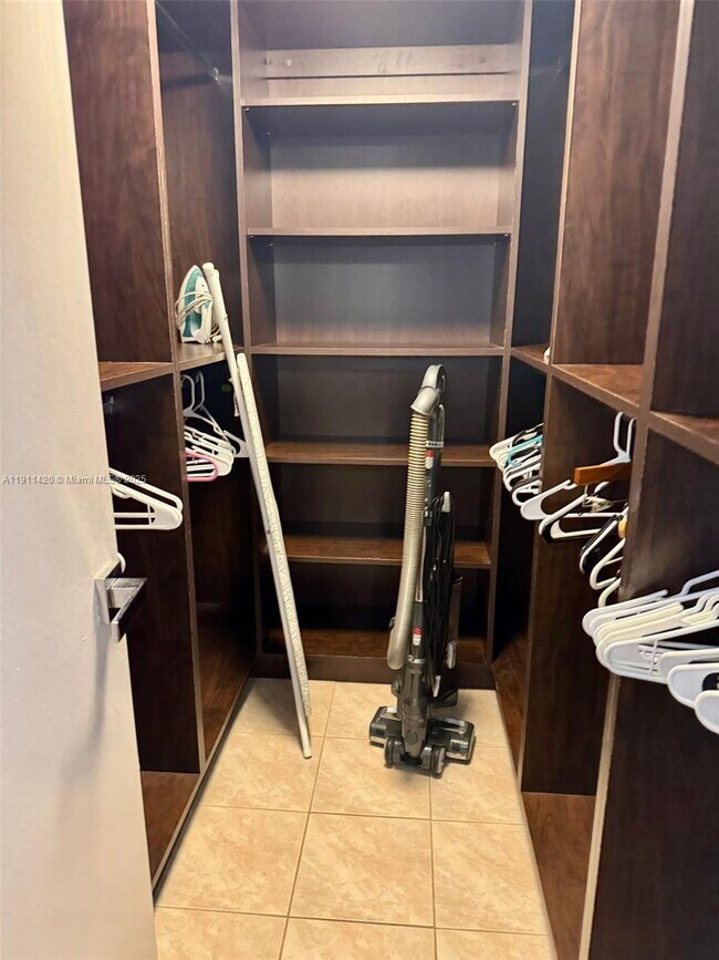 Building Photo - 201 180th Dr