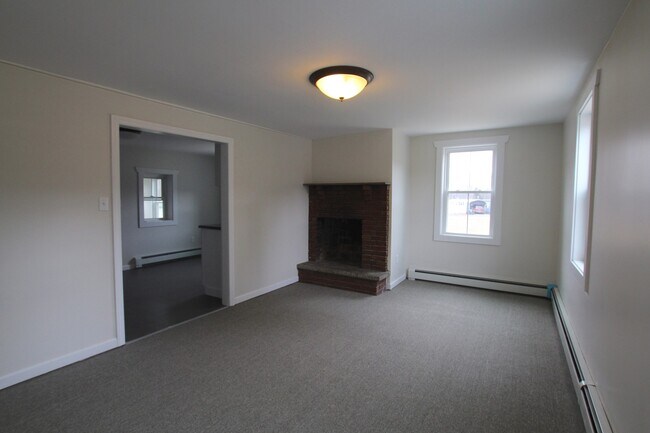 Building Photo - 126 Maxwell Ln