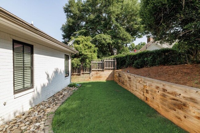 Building Photo - 112 Lucy Ln
