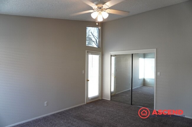 Building Photo - Beautiful 3 Bedroom Home Off Gosford!