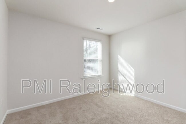 Building Photo - 258 Palm Dr