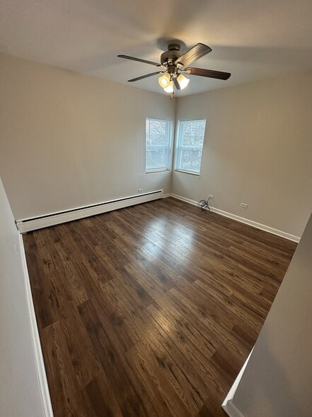 Bedroom 2 - 5754 W Montrose Ave