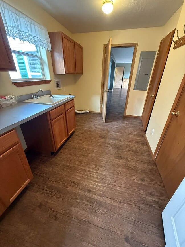 Building Photo - 3 bed 2.5 bath Victor home with pasture.