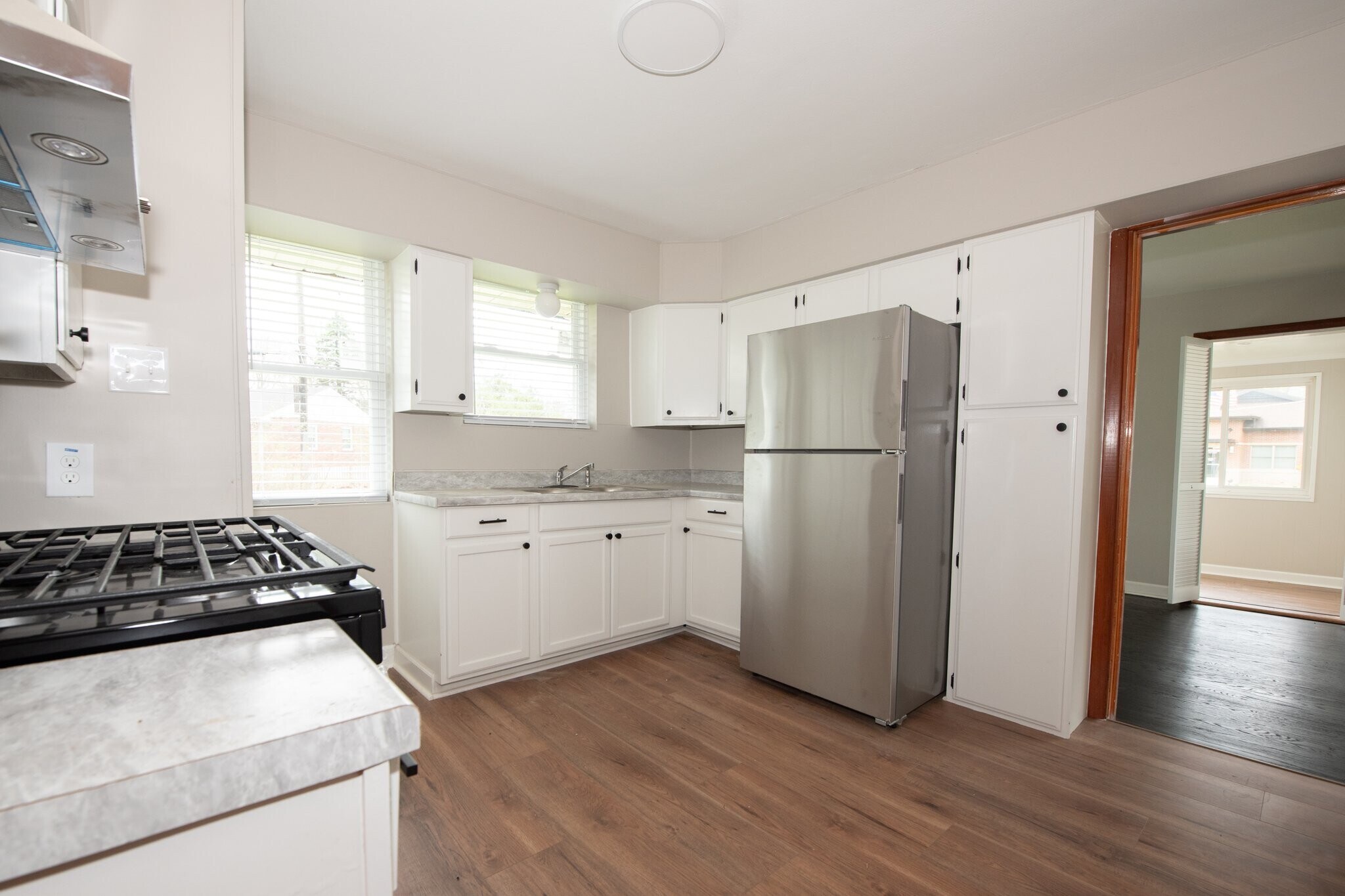 Building Photo - 956 Fontaine Pl