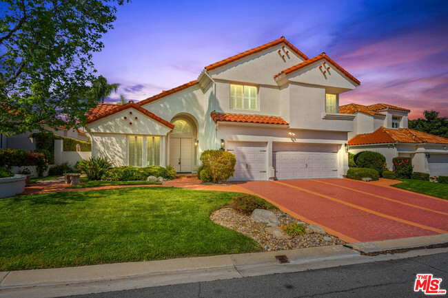 Primary Photo - 5683 Hazelcrest Cir