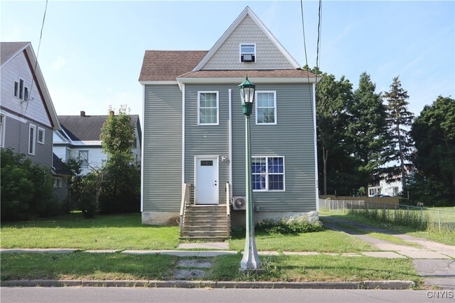 Building Photo - 222 Academy St