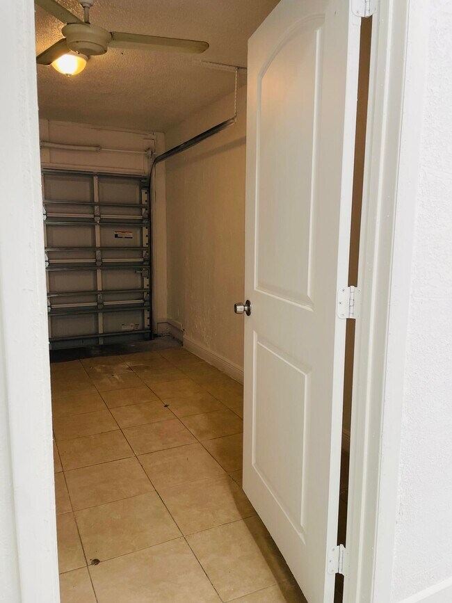 Building Photo - 8131 SW 6th St