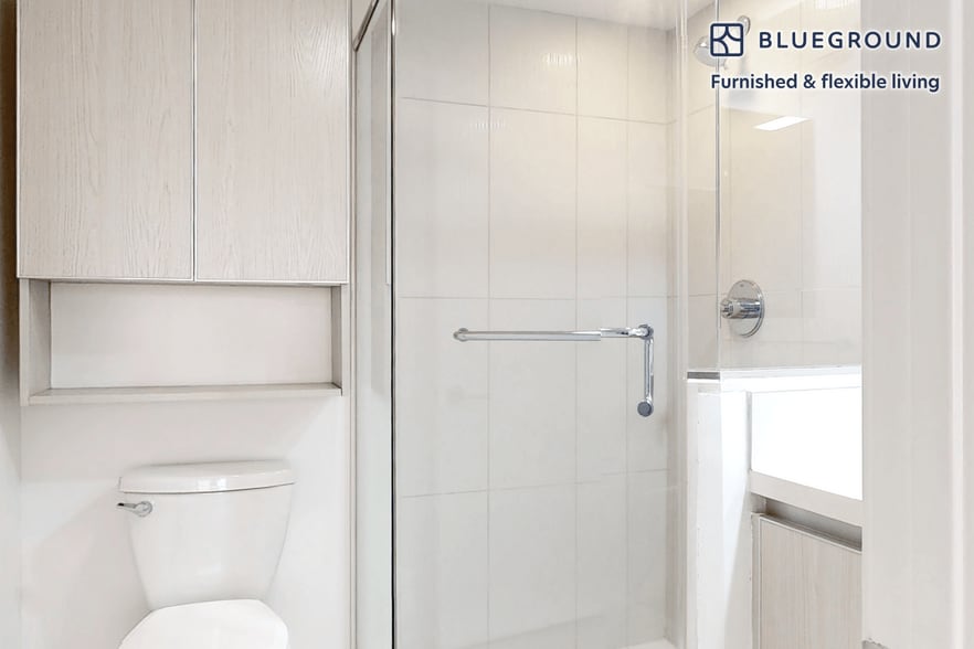 Building Photo - 1539 Beloit Ave