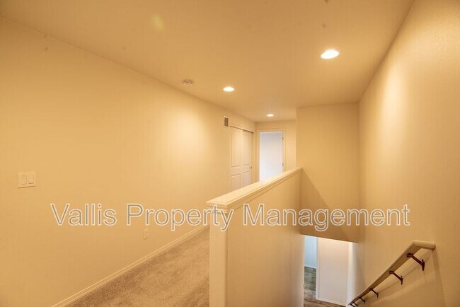 Building Photo - 4850 Heathwood St NE