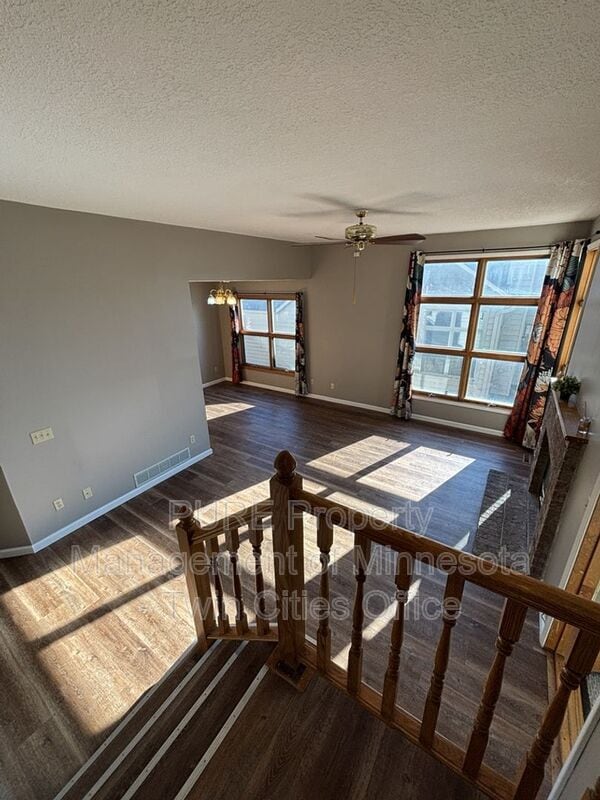 Building Photo - 645 Sullivan Dr NE