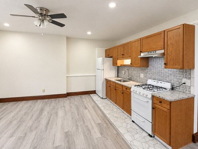 Building Photo - 1637 Haworth-Apt A