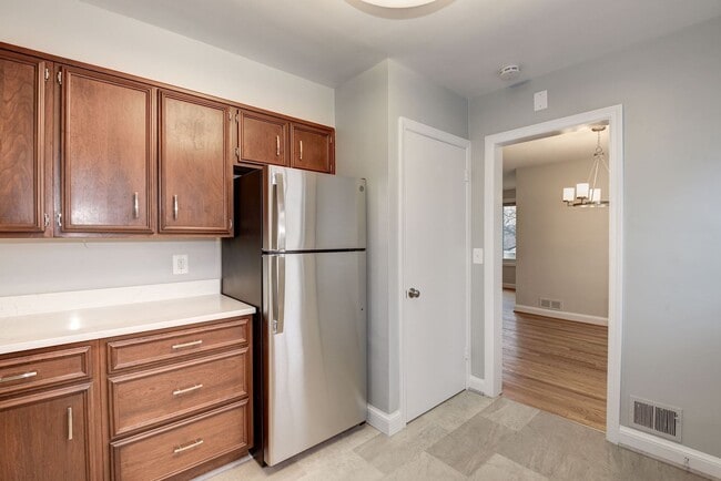 Building Photo - 3 Bed 2.5 Bathroom - Chevy Chase Rancher -...