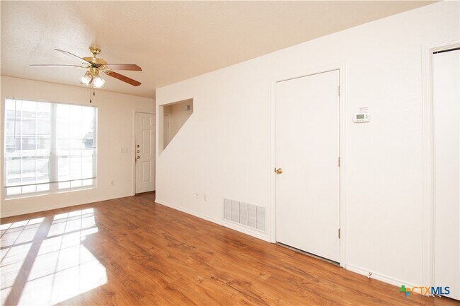 Building Photo - 4003 Pilgram Dr