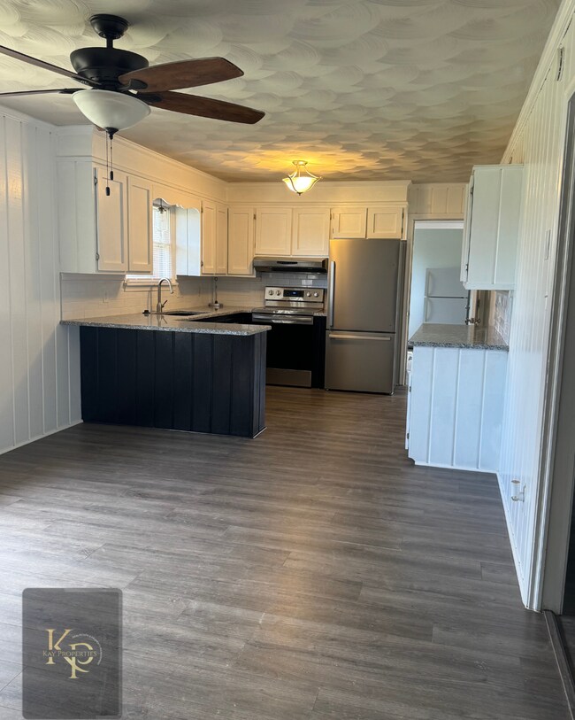 Building Photo - 2230 Independence Rd