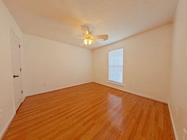 Building Photo - Two Bedroom Townhome in the Heart of Grovetown!