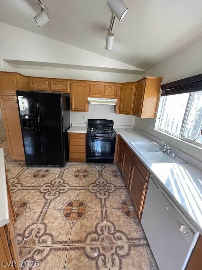 Building Photo - 4406 Cinema Ave