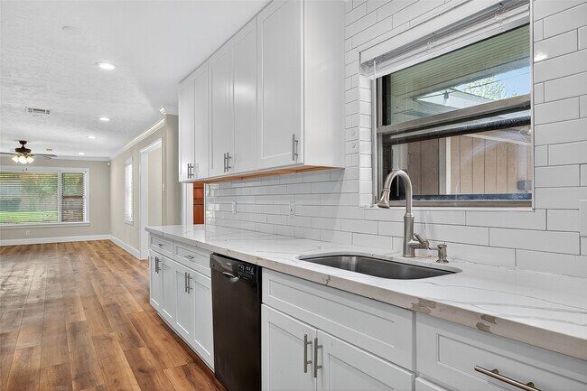 Building Photo - 4038 Cheena Dr