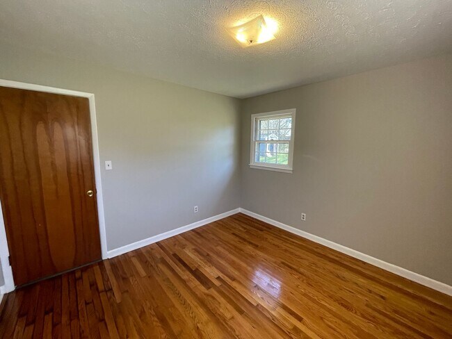 Building Photo - SHJ295-602 Lark Drive