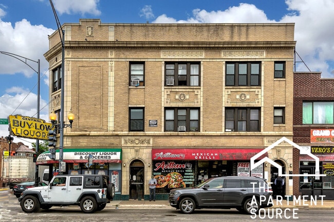 Building Photo - 4411 N Kimball Ave