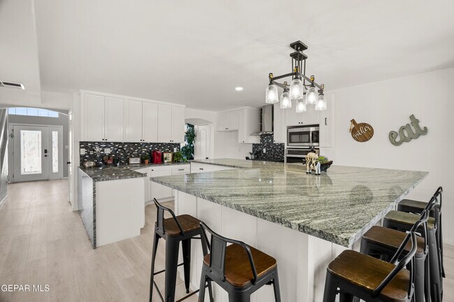 Building Photo - 3209 Tierra Ave Pl