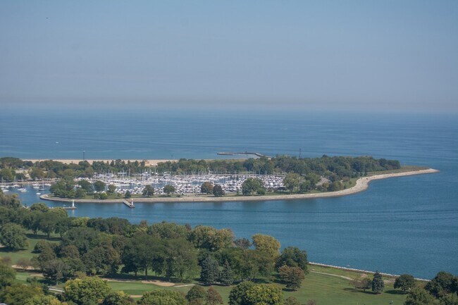 Building Photo - 3660 N Lake Shore Dr