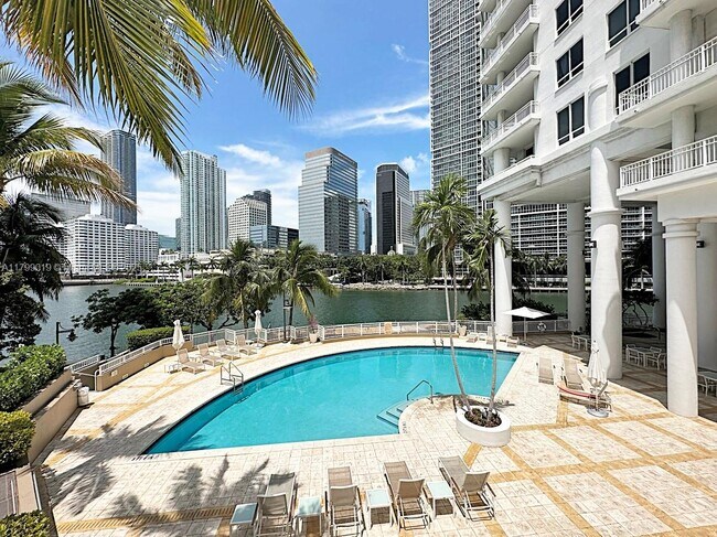 Building Photo - 801 Brickell Key Blvd
