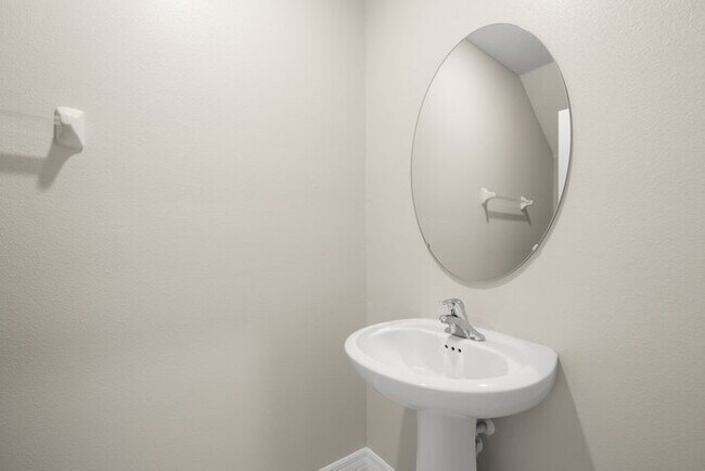 Building Photo - LIKE NEW Home For Rent in Belmont!