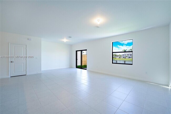 Building Photo - 4941 Peacock Wy